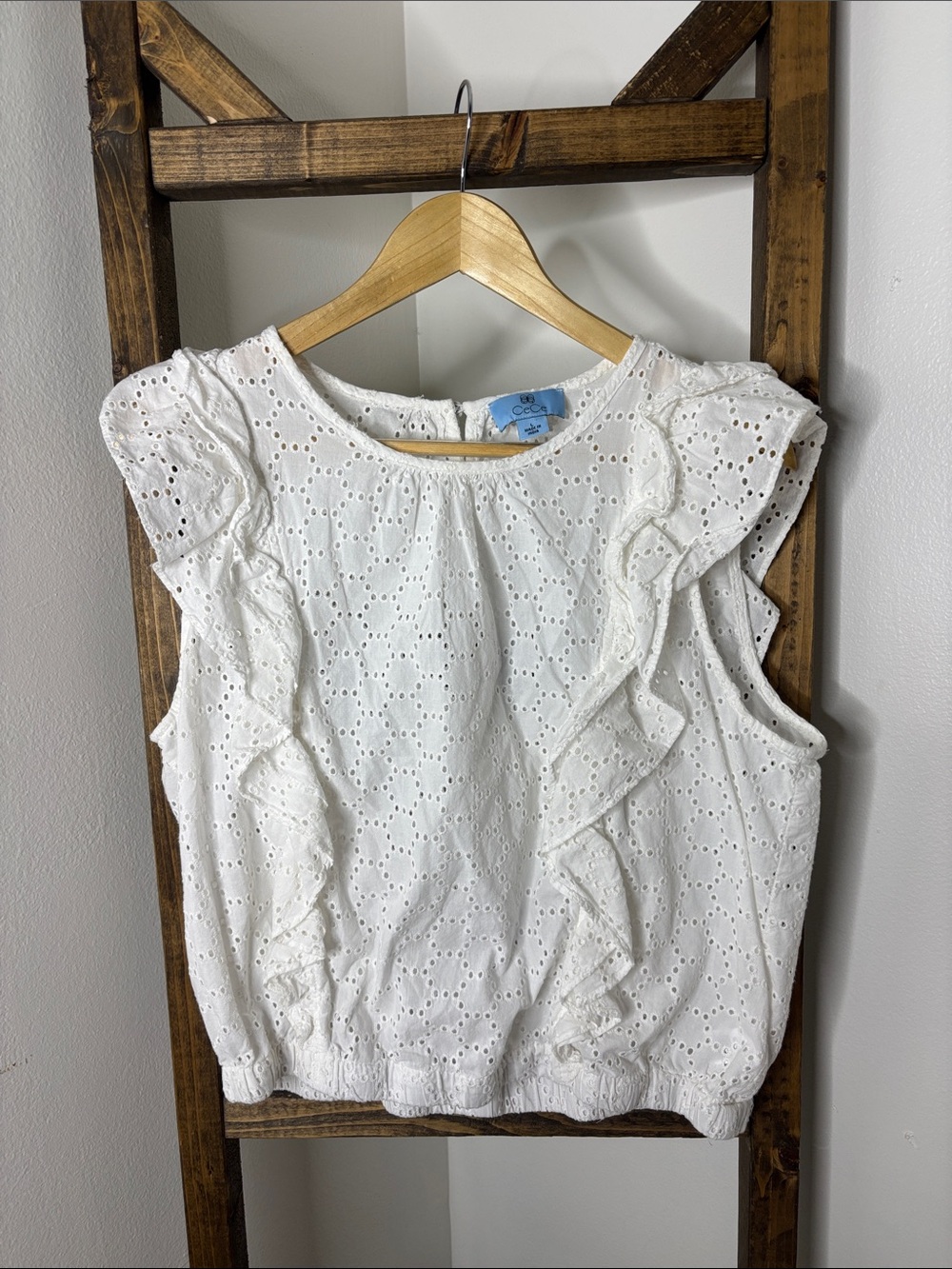 CeCe White Eyelet Ruffle Shell Top Size L